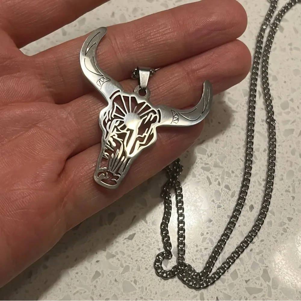 Silver Bull Skull‎ Pendant Necklace